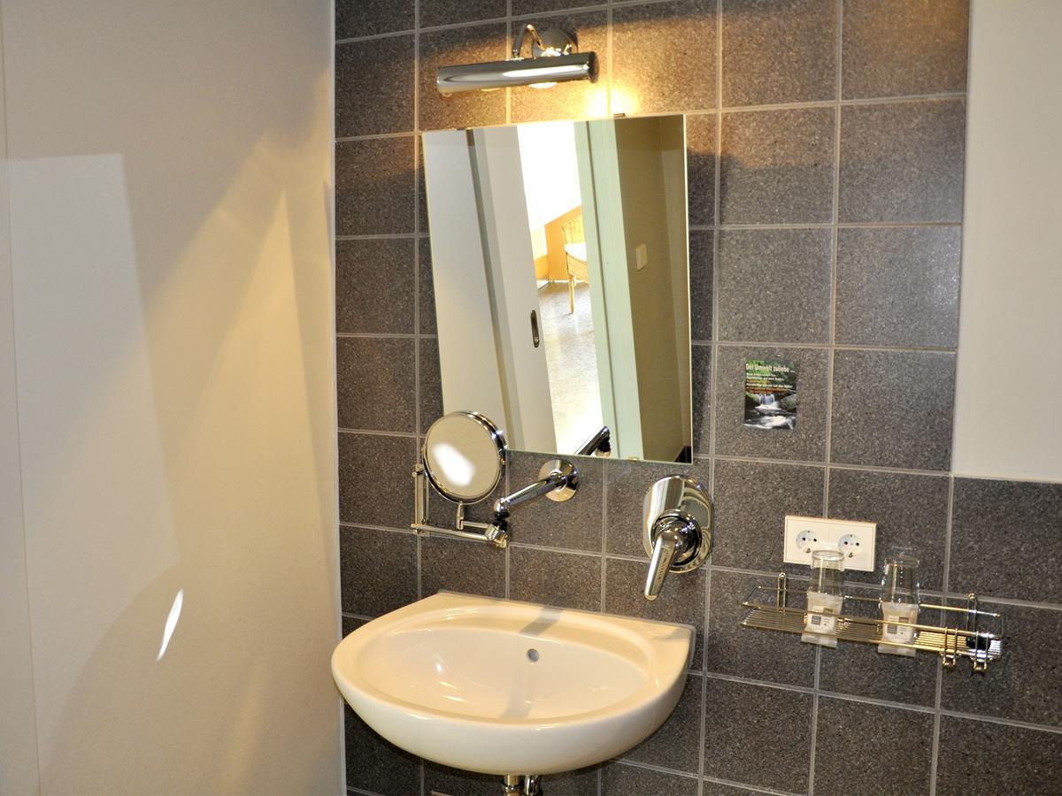 Seminarhotel In Der Manfred-Sauer-Stiftung Lobbach الغرفة الصورة