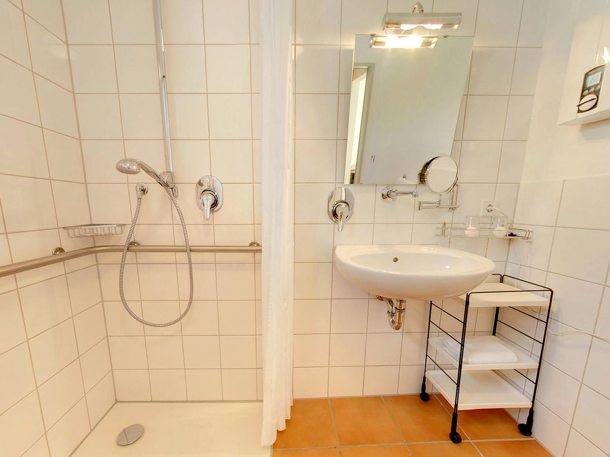 Seminarhotel In Der Manfred-Sauer-Stiftung Lobbach الغرفة الصورة