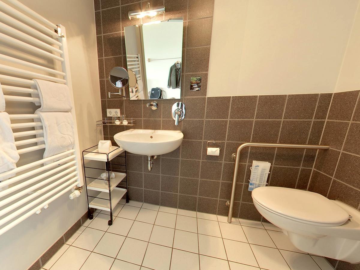 Seminarhotel In Der Manfred-Sauer-Stiftung Lobbach الغرفة الصورة